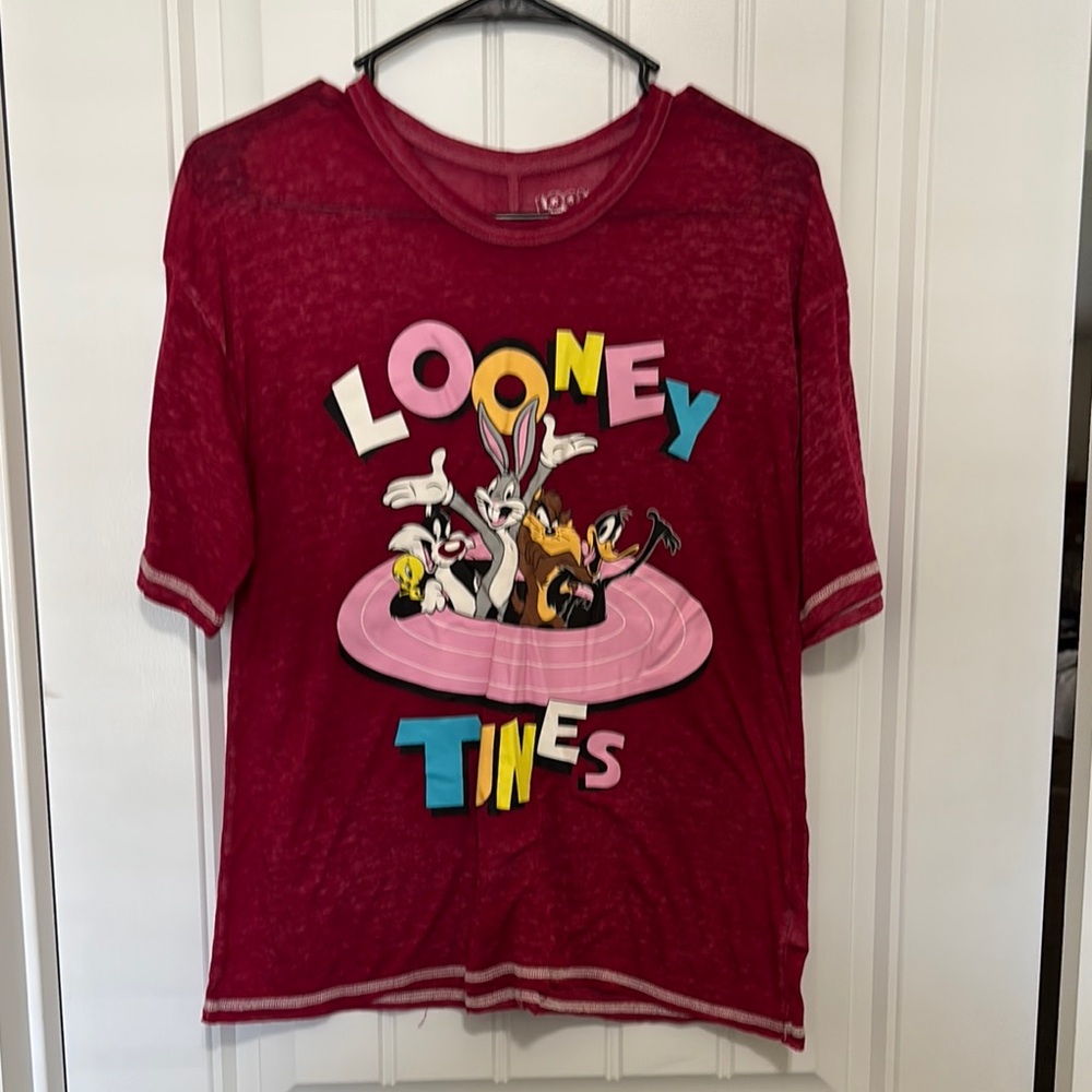 Looney Tunes Women’s Red Graphic T-Shirt